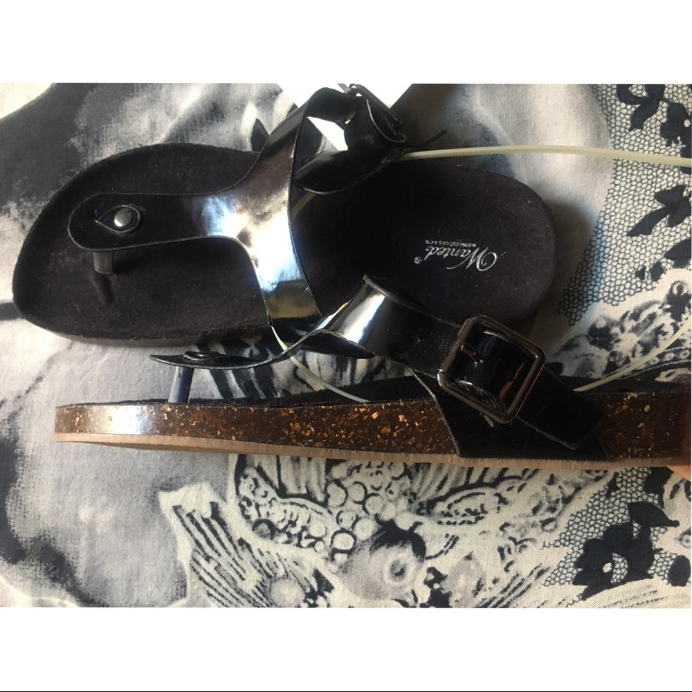 Wanted NWT BIRKENSTOCK Alike Thong Patent Slip On